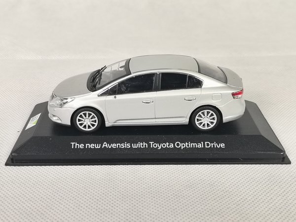 Toyota Avensis T27 Limousine - Minichamps (1/43)