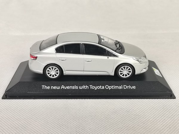 Toyota Avensis T27 Limousine - Minichamps (1/43)