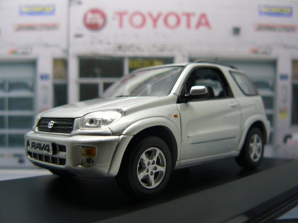 Toyota RAV4 A2 - Minichamps (1/43)